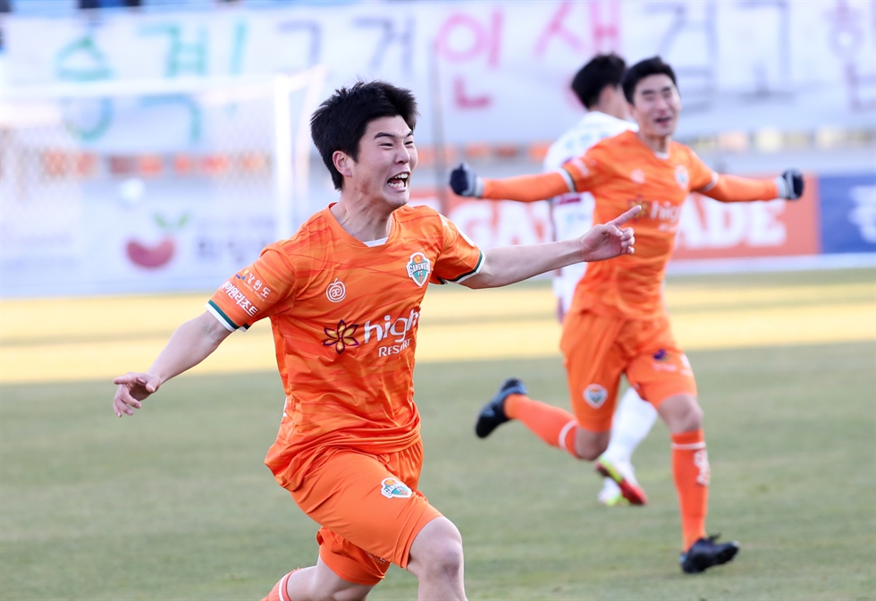 Soi kèo Gangwon vs Gwangju ngày 7/7