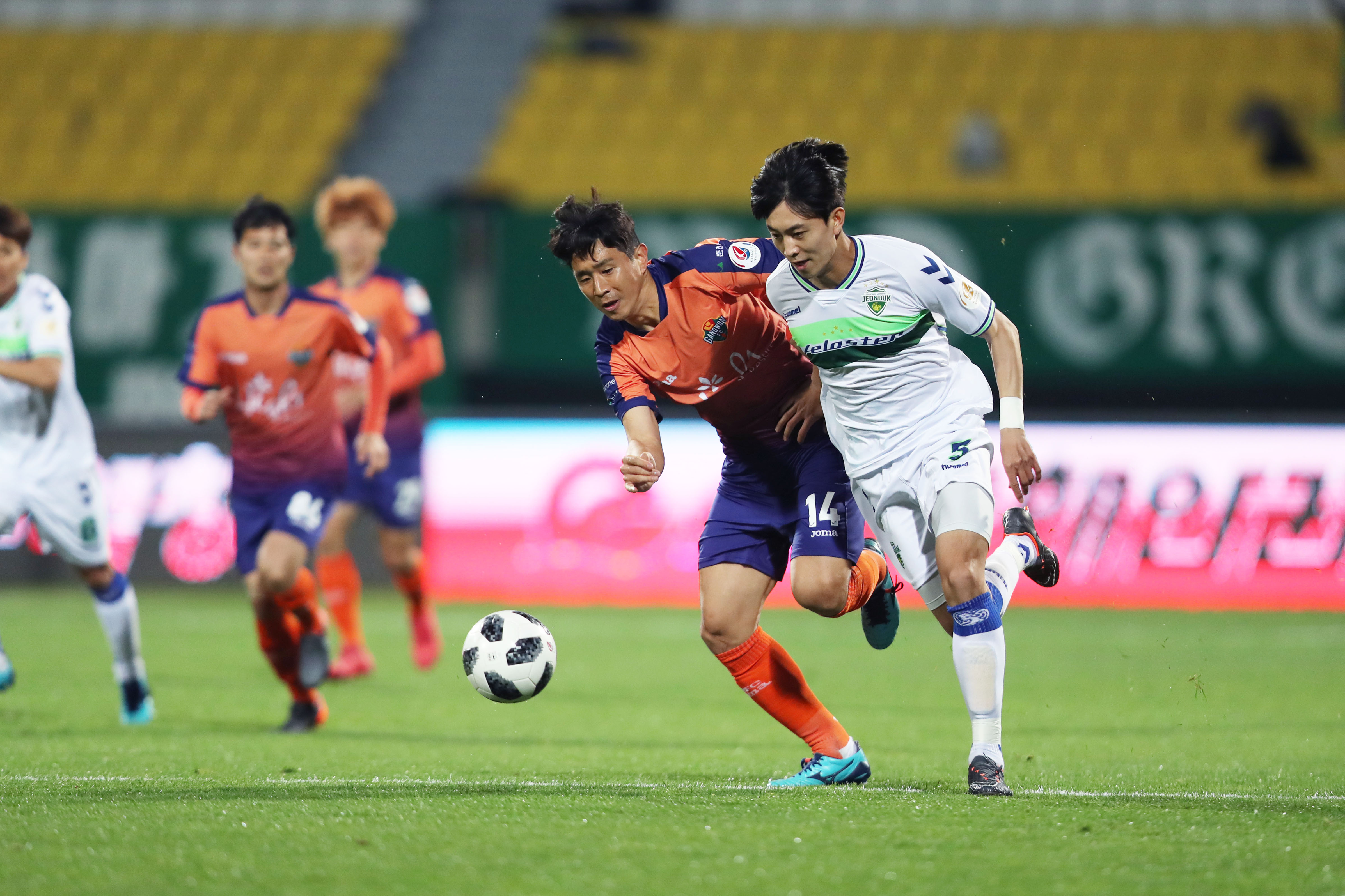 Soi kèo Gangwon vs Jeonbuk ngày 26/7