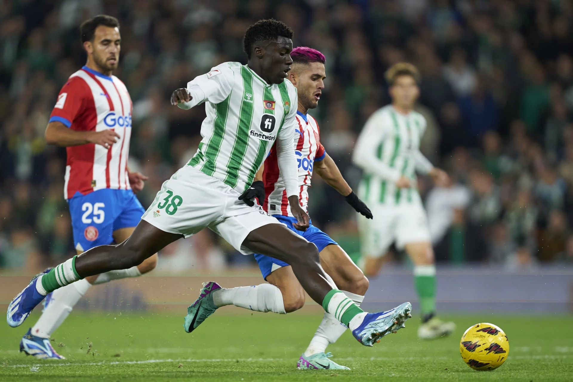 Soi kèo Betis vs Girona (2h30, 16/8): Nhận định La Liga