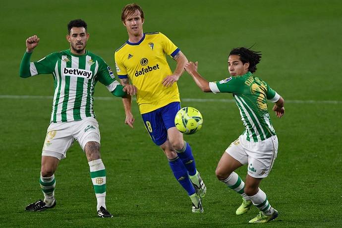 Soi kèo Cadiz vs Betis ngày 20/10