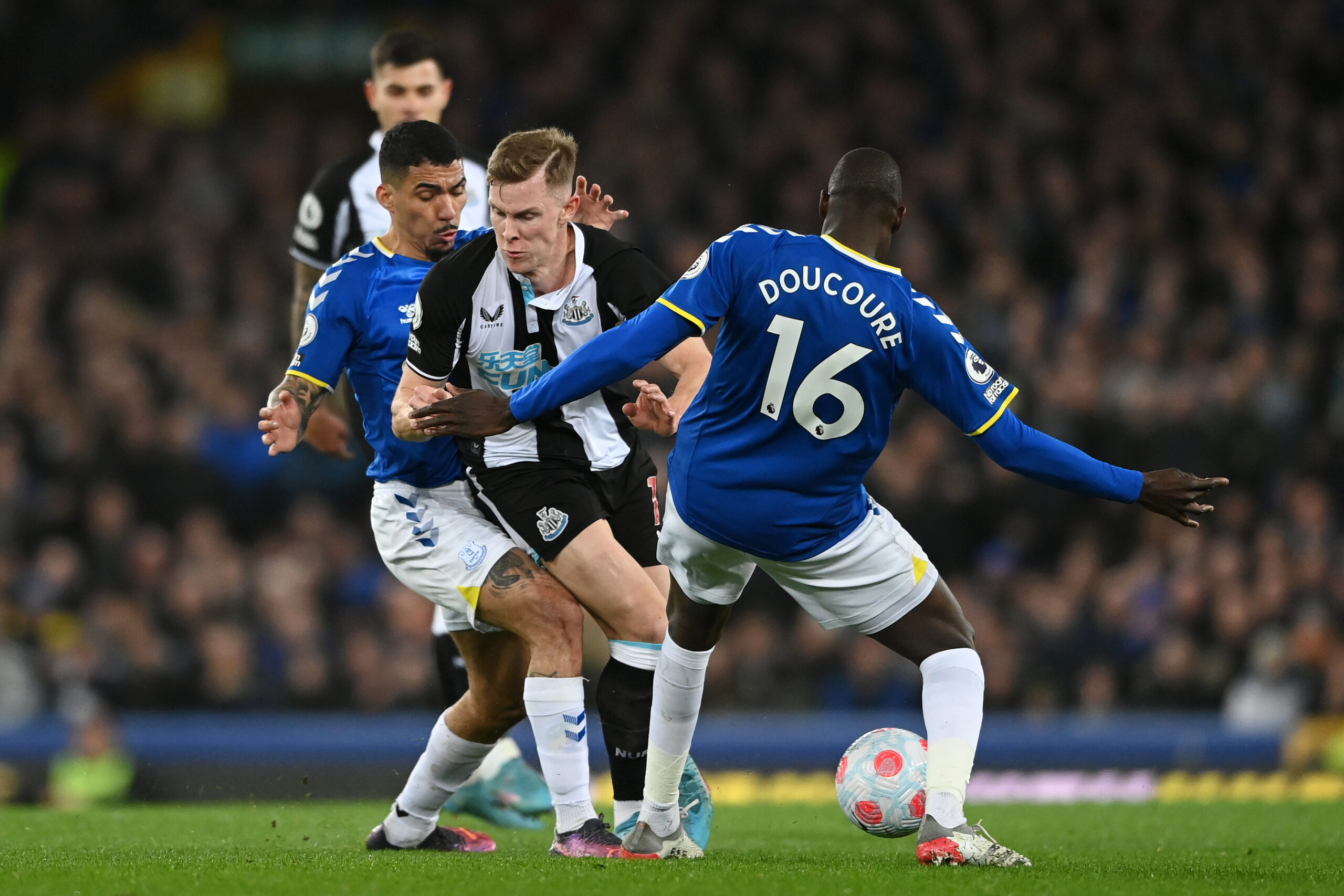 Soi kèo Everton vs Newcastle ngày 28/4