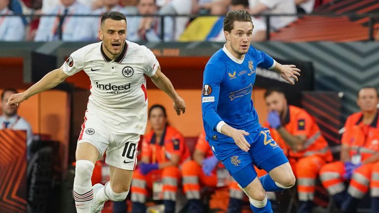 Soi kèo phạt góc Frankfurt vs Rangers ngày 19/5