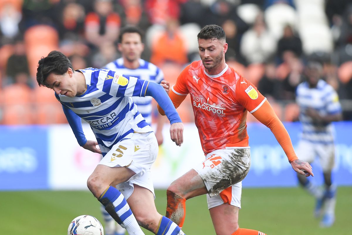 Soi kèo Blackpool vs Reading 30/7