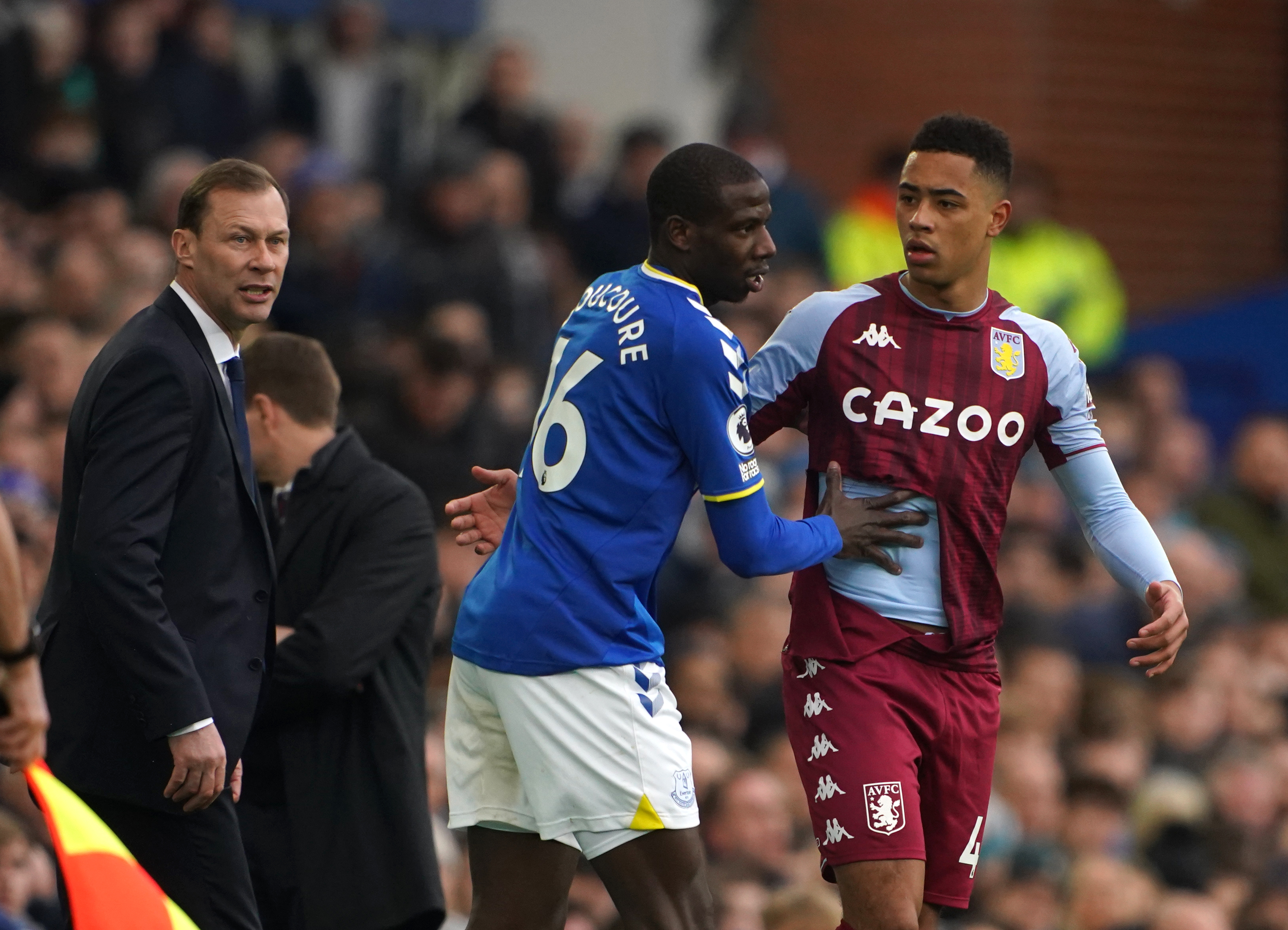 Soi kèo phạt góc Aston Villa vs Everton 13/8