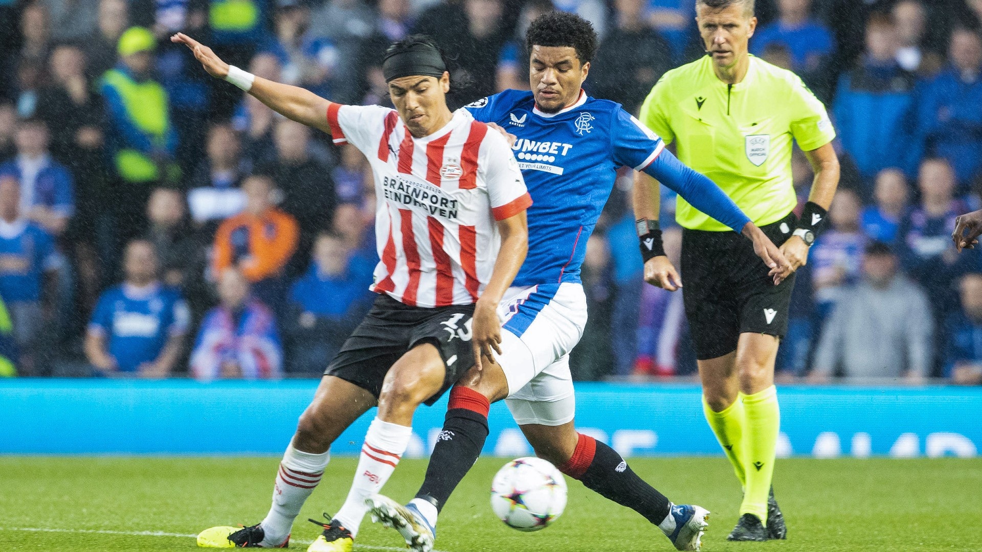 soi kèo góc PSV vs Rangers 25/8