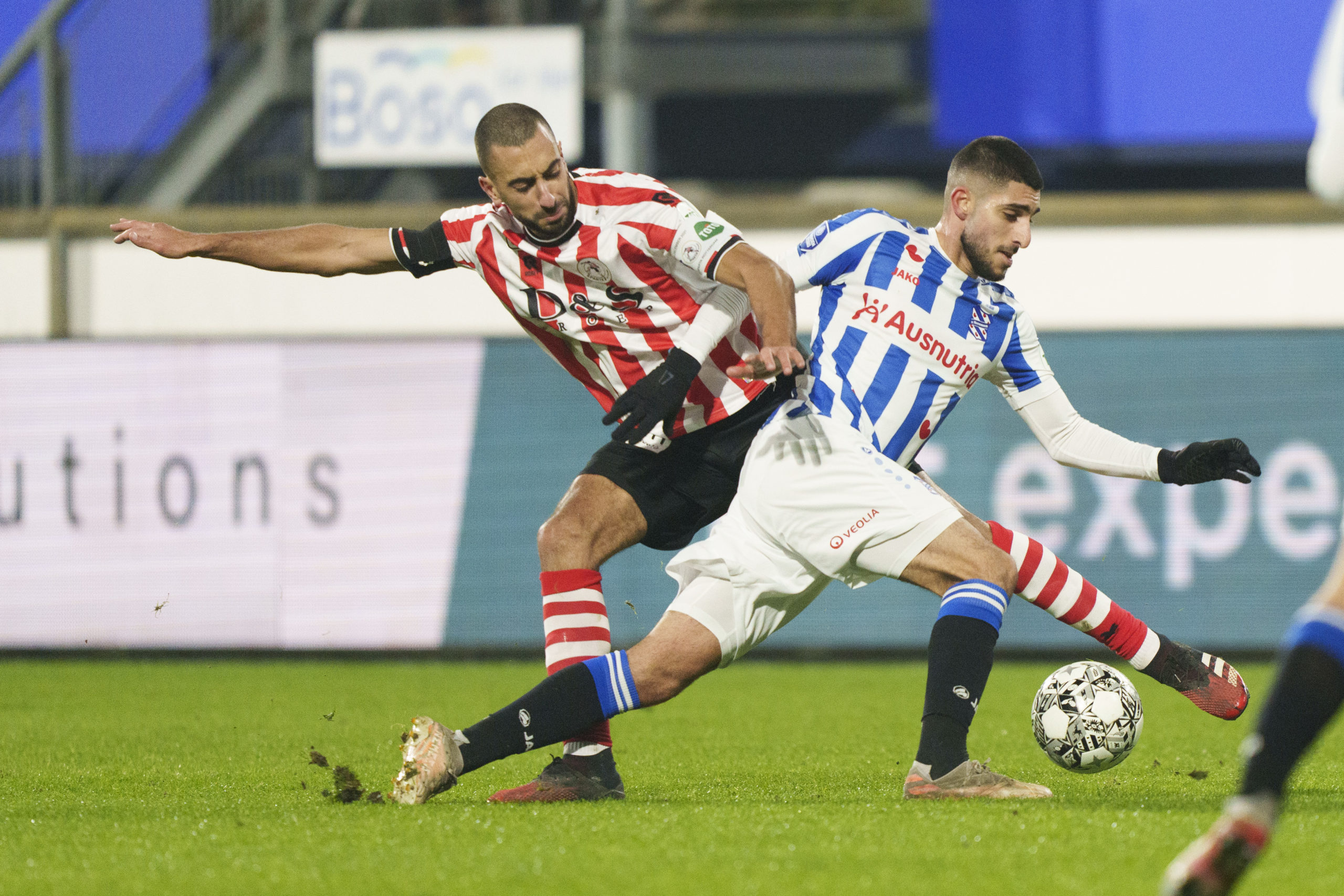 Soi kèo Heerenveen vs Sparta Rotterdam 6/8