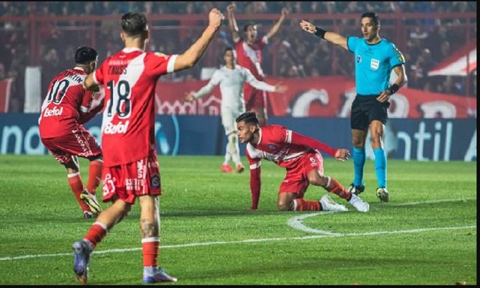 Soi kèo Argentinos Juniors vs Estudiantes La Plata ngày 19/8