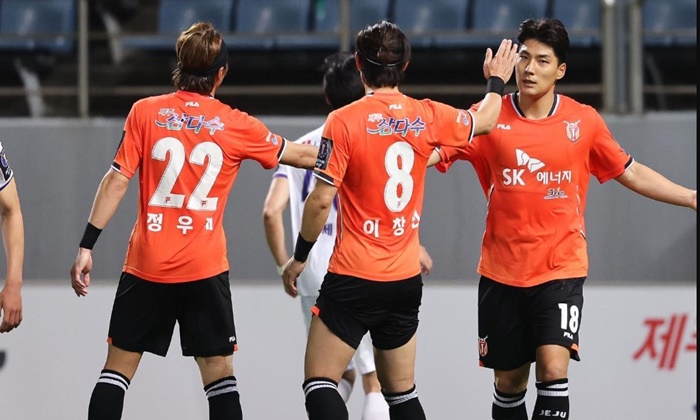 Soi kèo Jeju United FC vs Suwon Samsung Bluewings  ngày 20/8