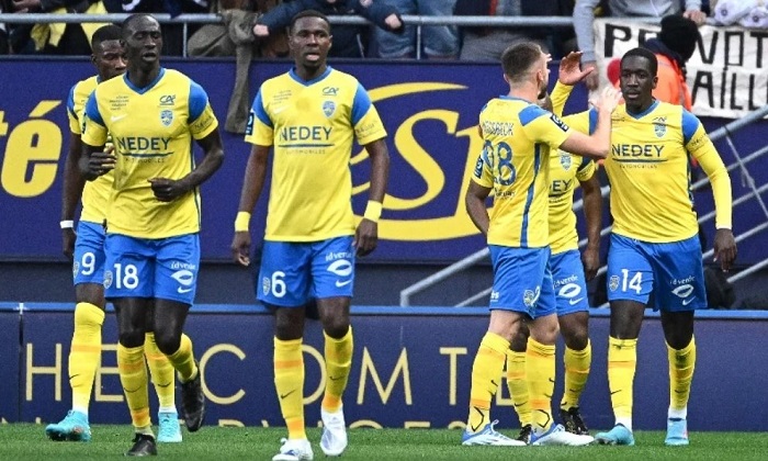 Soi kèo Sochaux vs Paris ngày 2/8