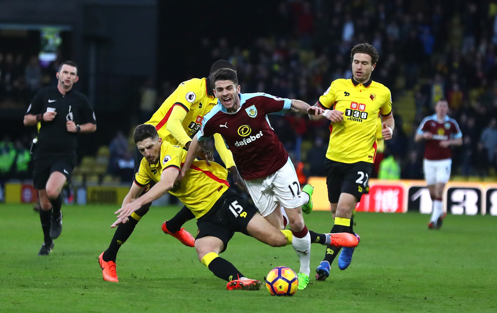 Soi kèo Watford vs Burnley ngày 13/8